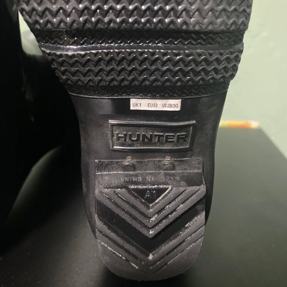 ⭐️Host pick ⭐️ HUNTER Original Kids Classic Gloss Rain Boots Black 2B/3G - Picture 9 of 11